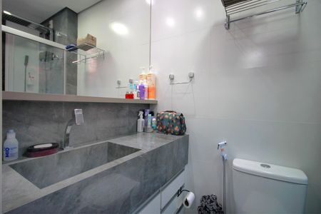 Apartamento à venda com 96m², 2 quartos e 2 vagasBanheiro da Suíte 2