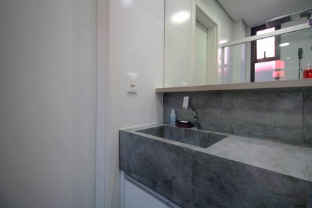 Apartamento à venda com 96m², 2 quartos e 2 vagasBanheiro da Suíte 2