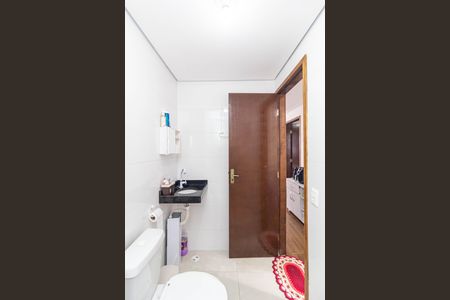 Casa de condomínio à venda com 36m², 2 quartos e sem vaga Casa de condomínio à venda com 36m², 2 quartos e sem vagaBanheiro