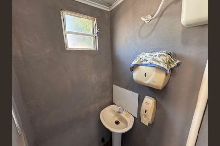 Casa para alugar com 96m², 2 quartos e 1 vaga Casa para alugar com 96m², 2 quartos e 1 vagaBanheiro de Serviço