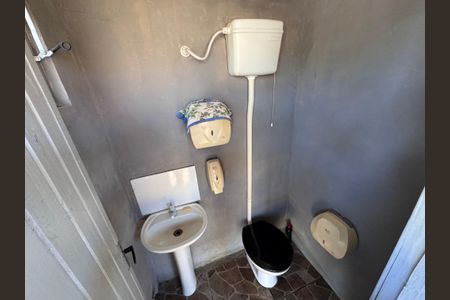 Casa para alugar com 96m², 2 quartos e 1 vaga Casa para alugar com 96m², 2 quartos e 1 vagaBanheiro de Serviço