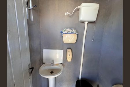 Casa para alugar com 96m², 2 quartos e 1 vaga Casa para alugar com 96m², 2 quartos e 1 vagaBanheiro de Serviço