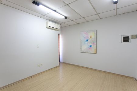 Casa para alugar com 302m², 3 quartos e 4 vagas Casa para alugar com 302m², 3 quartos e 4 vagasSala 2
