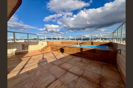 Apartamento à venda com 205m², 4 quartos e 2 vagas Apartamento à venda com 205m², 4 quartos e 2 vagasÁrea comum