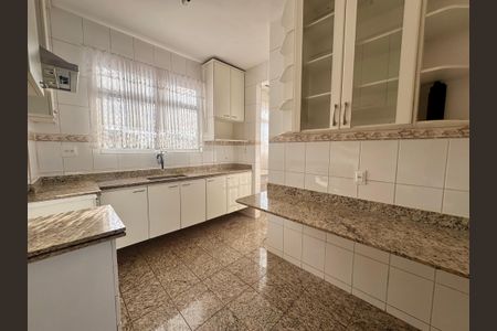 Apartamento à venda com 205m², 4 quartos e 2 vagas Apartamento à venda com 205m², 4 quartos e 2 vagasCozinha