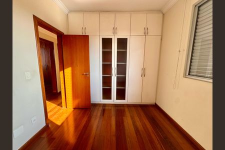 Apartamento à venda com 205m², 4 quartos e 2 vagas Apartamento à venda com 205m², 4 quartos e 2 vagasQuarto 3
