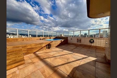 Apartamento à venda com 205m², 4 quartos e 2 vagas Apartamento à venda com 205m², 4 quartos e 2 vagasÁrea comum