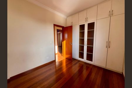 Apartamento à venda com 205m², 4 quartos e 2 vagas Apartamento à venda com 205m², 4 quartos e 2 vagasQuarto 3