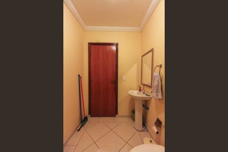 Casa para alugar com 260m², 4 quartos e 3 vagas Casa para alugar com 260m², 4 quartos e 3 vagasBanheiro Social 2