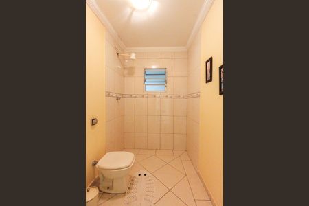 Casa para alugar com 260m², 4 quartos e 3 vagas Casa para alugar com 260m², 4 quartos e 3 vagasBanheiro Social 2