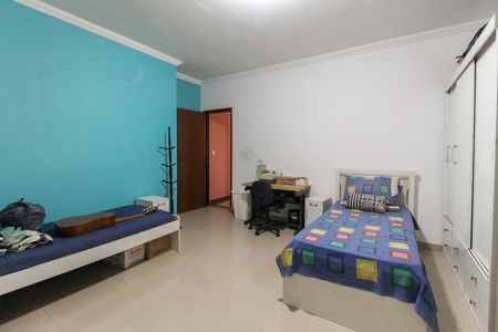 Casa para alugar com 260m², 4 quartos e 3 vagas Casa para alugar com 260m², 4 quartos e 3 vagasQuarto 2
