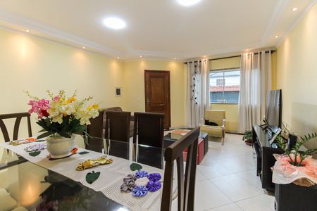 Casa para alugar com 260m², 4 quartos e 3 vagas Casa para alugar com 260m², 4 quartos e 3 vagasSala