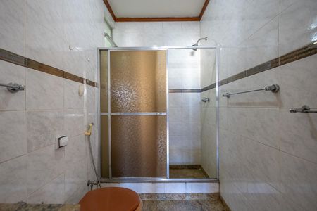 Apartamento à venda com 130m², 3 quartos e 1 vaga Apartamento à venda com 130m², 3 quartos e 1 vagaBanheiro Social