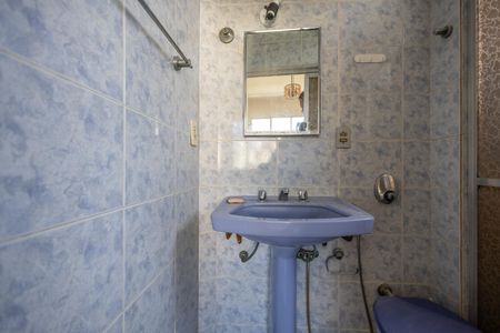 Apartamento à venda com 130m², 3 quartos e 1 vaga Apartamento à venda com 130m², 3 quartos e 1 vagaBanheiro Suite