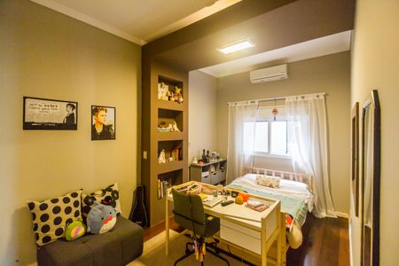 Casa de condomínio à venda com 350m², 4 quartos e 4 vagas Casa de condomínio à venda com 350m², 4 quartos e 4 vagasQuarto 2