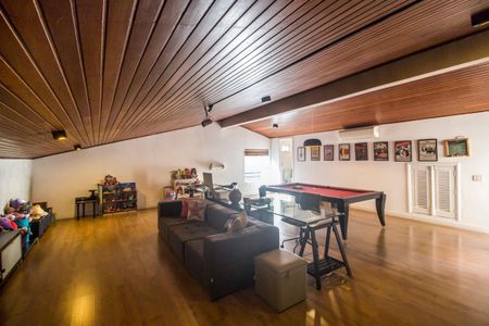 Casa de condomínio à venda com 350m², 4 quartos e 4 vagas Casa de condomínio à venda com 350m², 4 quartos e 4 vagasSala de Jogos