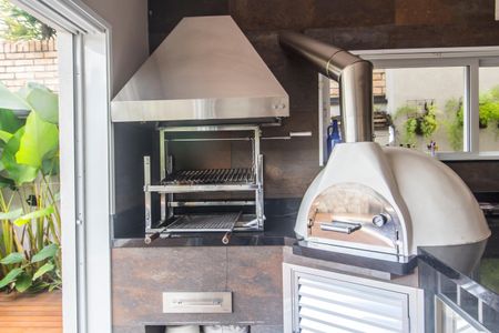 Casa de condomínio à venda com 350m², 4 quartos e 4 vagas Casa de condomínio à venda com 350m², 4 quartos e 4 vagasÁrea gourmet