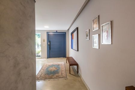 Casa de condomínio à venda com 350m², 4 quartos e 4 vagas Casa de condomínio à venda com 350m², 4 quartos e 4 vagasHall de entrada