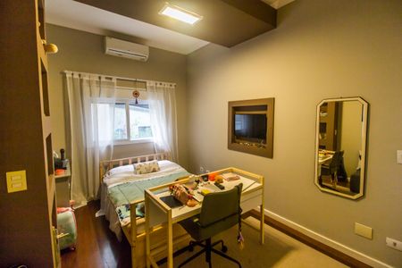 Casa de condomínio à venda com 350m², 4 quartos e 4 vagas Casa de condomínio à venda com 350m², 4 quartos e 4 vagasQuarto 2