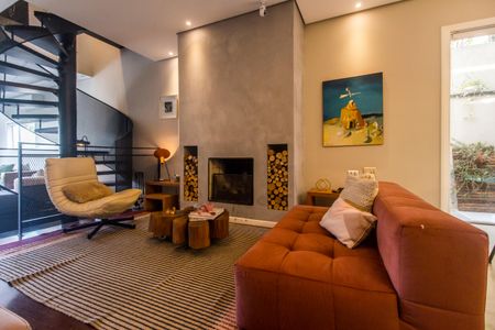 Casa de condomínio à venda com 350m², 4 quartos e 4 vagas Casa de condomínio à venda com 350m², 4 quartos e 4 vagasSala 2