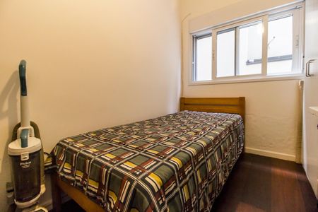 Casa de condomínio à venda com 350m², 4 quartos e 4 vagas Casa de condomínio à venda com 350m², 4 quartos e 4 vagasQuarto de Serviço