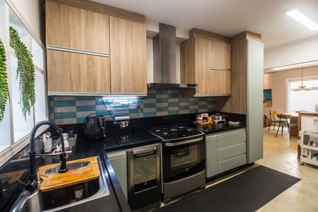 Casa de condomínio à venda com 350m², 4 quartos e 4 vagas Casa de condomínio à venda com 350m², 4 quartos e 4 vagasCozinha