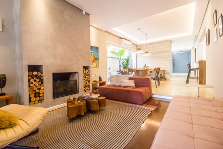 Casa de condomínio à venda com 350m², 4 quartos e 4 vagas Casa de condomínio à venda com 350m², 4 quartos e 4 vagasSala 2