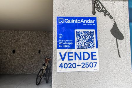 Casa de condomínio à venda com 350m², 4 quartos e 4 vagas Casa de condomínio à venda com 350m², 4 quartos e 4 vagasPlaca