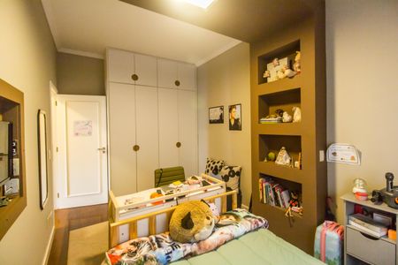 Casa de condomínio à venda com 350m², 4 quartos e 4 vagas Casa de condomínio à venda com 350m², 4 quartos e 4 vagasQuarto 2