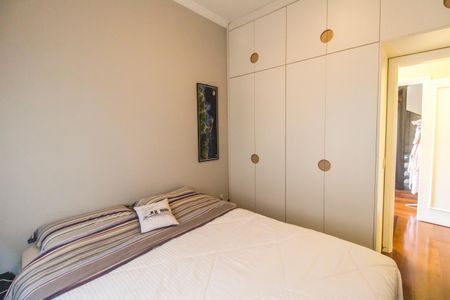 Casa de condomínio à venda com 350m², 4 quartos e 4 vagas Casa de condomínio à venda com 350m², 4 quartos e 4 vagasQuarto 3