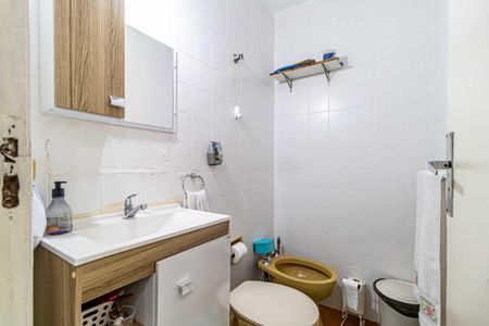 Casa à venda com 170m², 4 quartos e 2 vagasBanheiro 01