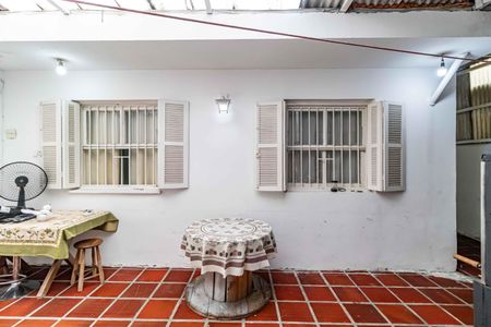 Casa à venda com 170m², 4 quartos e 2 vagasÁrea externa