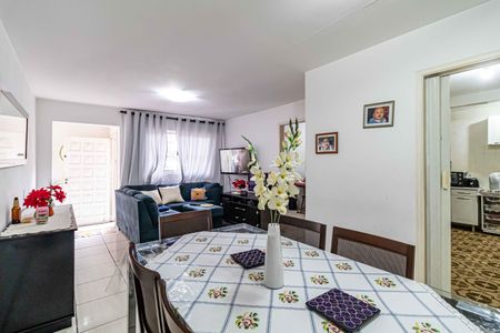 Casa à venda com 170m², 4 quartos e 2 vagasSala