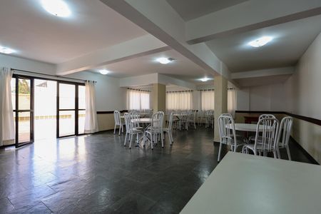 Apartamento para alugar com 57m², 2 quartos e 1 vaga Apartamento para alugar com 57m², 2 quartos e 1 vagaÁrea comum - Salão de festas