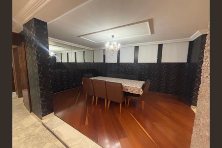 Apartamento à venda com 293m², 4 quartos e 2 vagas Apartamento à venda com 293m², 4 quartos e 2 vagasSala