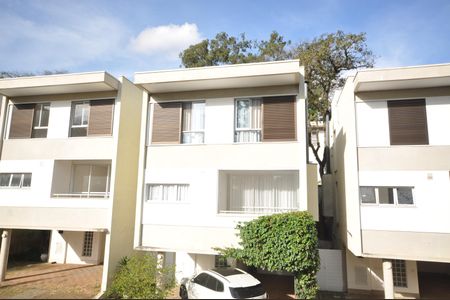 Casa de condomínio para alugar com 240m², 4 quartos e 3 vagasVista do Quarto 1