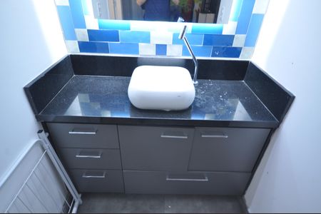 Casa de condomínio para alugar com 240m², 4 quartos e 3 vagasBanheiro da Suíte 3