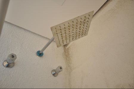 Casa de condomínio para alugar com 240m², 4 quartos e 3 vagasBanheiro de Serviço