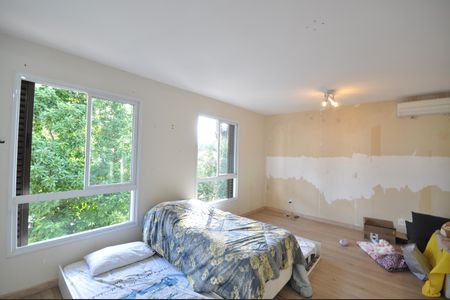 Casa de condomínio para alugar com 240m², 4 quartos e 3 vagasSuíte 1