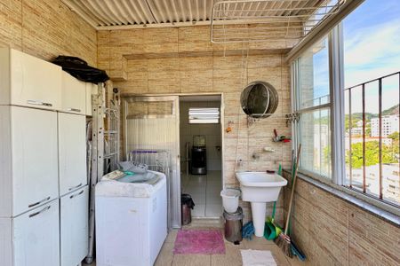 Apartamento à venda com 261m², 5 quartos e 1 vaga Apartamento à venda com 261m², 5 quartos e 1 vagaÁrea de Serviço