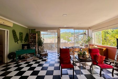 Apartamento à venda com 261m², 5 quartos e 1 vaga Apartamento à venda com 261m², 5 quartos e 1 vagaSala 2