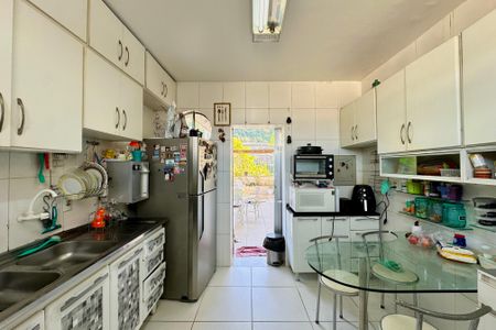 Apartamento à venda com 261m², 5 quartos e 1 vaga Apartamento à venda com 261m², 5 quartos e 1 vagaCozinha 1