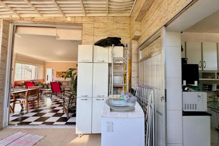 Apartamento à venda com 261m², 5 quartos e 1 vaga Apartamento à venda com 261m², 5 quartos e 1 vagaÁrea de Serviço