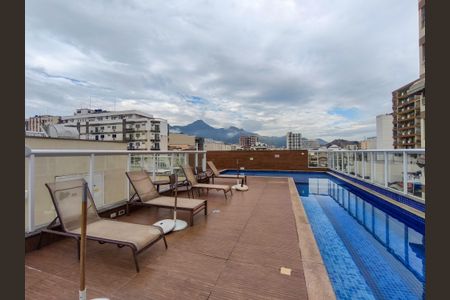 Apartamento à venda com 61m², 2 quartos e 1 vaga Apartamento à venda com 61m², 2 quartos e 1 vagaÁrea comum - Piscina