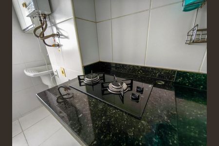Apartamento à venda com 61m², 2 quartos e 1 vaga Apartamento à venda com 61m², 2 quartos e 1 vagaCozinha e Área de Serviço
