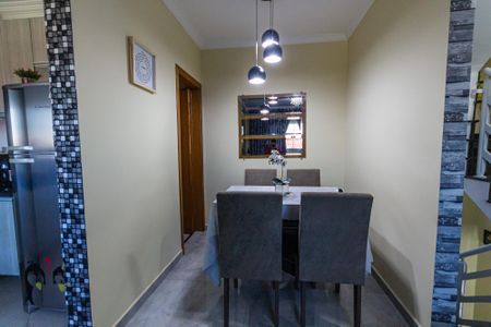 Casa à venda com 90m², 2 quartos e 2 vagas Casa à venda com 90m², 2 quartos e 2 vagasSala