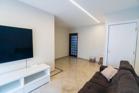 Apartamento à venda com 180m², 3 quartos e 3 vagas Apartamento à venda com 180m², 3 quartos e 3 vagasSala