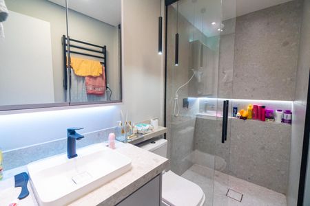 Apartamento à venda com 180m², 3 quartos e 3 vagas Apartamento à venda com 180m², 3 quartos e 3 vagasBanheiro Social