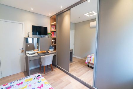 Apartamento à venda com 180m², 3 quartos e 3 vagas Apartamento à venda com 180m², 3 quartos e 3 vagasQuarto 2