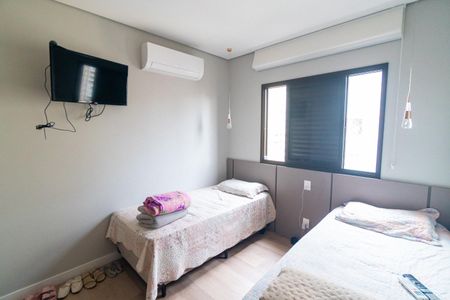 Apartamento à venda com 180m², 3 quartos e 3 vagas Apartamento à venda com 180m², 3 quartos e 3 vagasQuarto 1